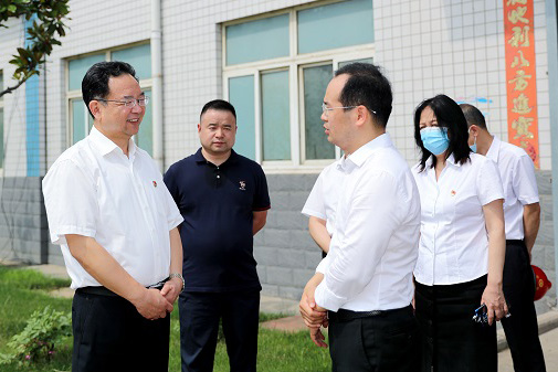 郑州市委常委、市纪委书记杜新军一行莅临南宫NG28调研指导事情