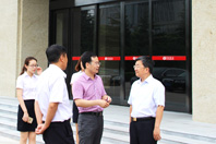 河南省商务厅副厅长张雷明莅临南宫NG28调研 -1